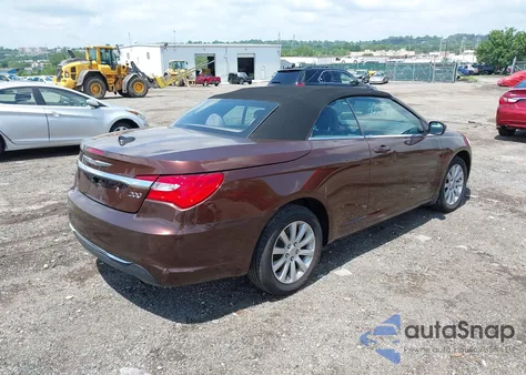 2012 Chrysler 200 Touring z USA, uszkodzony, nr VIN 1C3BCBEB5CN215715